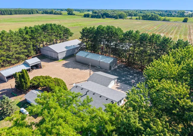 2nd image of 465 Ne 265th Ave, Isanti, MN 55040 | MLS# 7128858