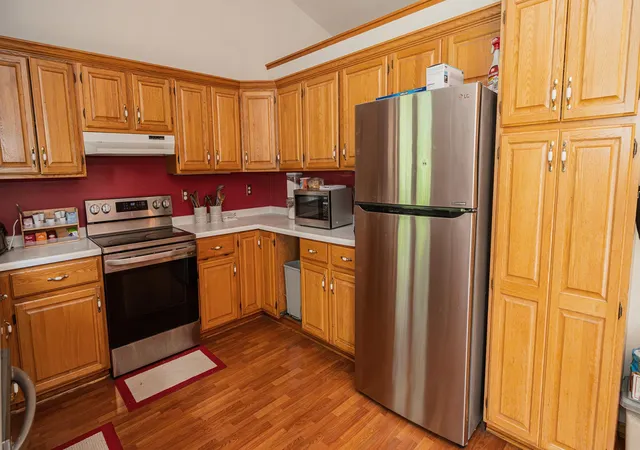 Photo 4 of Single family home for sale at 2205 Jennifer Ct, Saint Paul, MN 55109 | MLS# 7128873 | Listing updated on 2026-09-12