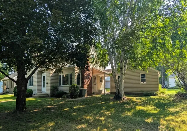 Photo 2 of Sale Pending at 616 S 9th Street, Montevideo, MN 56265 | MLS# 7128874 | Listing updated on 2026-08-27