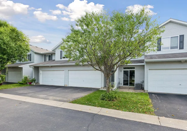 Photo 2 of Single family home for sale at 1978 Parkway Ave, Shakopee, MN 55379 | MLS# 7128911 | Listing updated on 2026-10-10