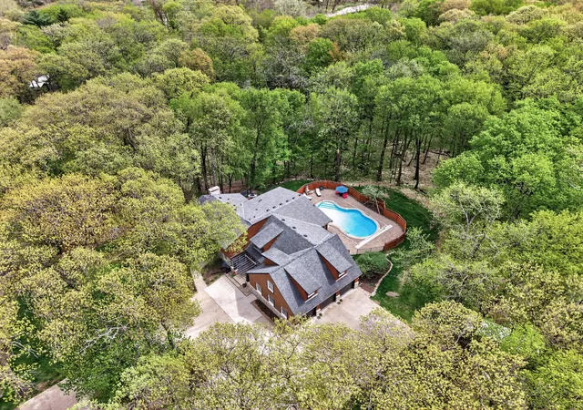 2nd image of 19055 Ridgewood Rd, Wayzata, MN 55391 | MLS# 7128938
