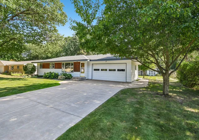 Photo 3 of Sale Pending at 2564 Ardan Ave, Mounds View, MN 55112 | MLS# 7129003 | Listing updated on 2026-09-08