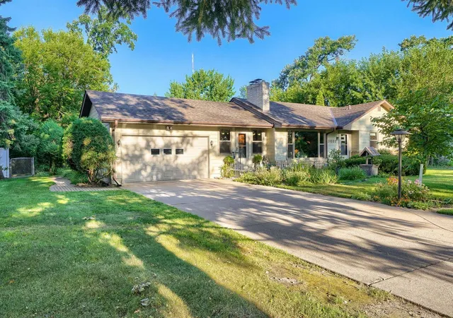 1st image of 3681 Rustic Pl, Saint Paul, MN 55126 | MLS# 7129004