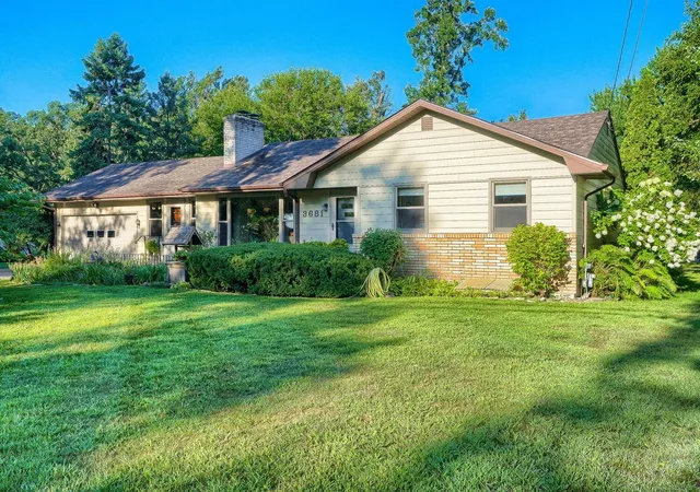 3rd image of 3681 Rustic Pl, Saint Paul, MN 55126 | MLS# 7129004