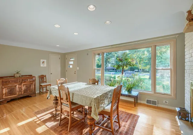 5th image of 3681 Rustic Pl, Saint Paul, MN 55126 | MLS# 7129004