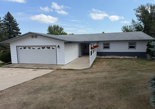 1st image of 201 Prospect St, Lisbon, ND 58054 | MLS# 7129032