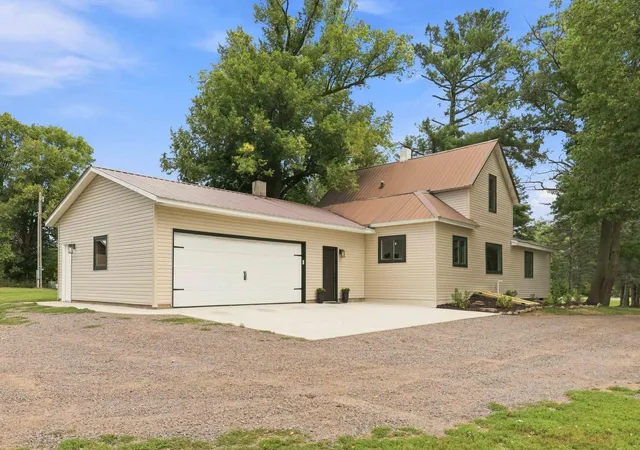 Photo 2 of Single family home for sale at 2961 Rainbow St, Brook Park, MN 55007 | MLS# 7129054 | Listing updated on 2026-09-24