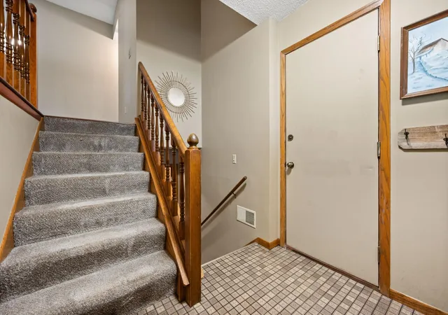 Photo 4 of Sale Pending at 3226 Marlin Ave, Saint Paul, MN 55127 | MLS# 7129060 | Listing updated on 2026-08-29