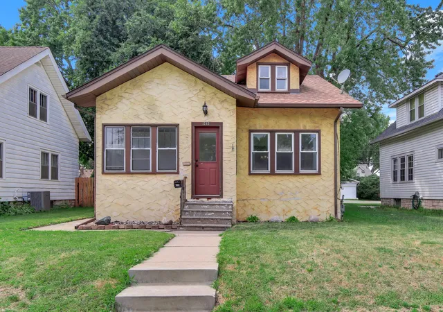 1st image of 1283 Rice St, Saint Paul, MN 55117 | MLS# 7129074
