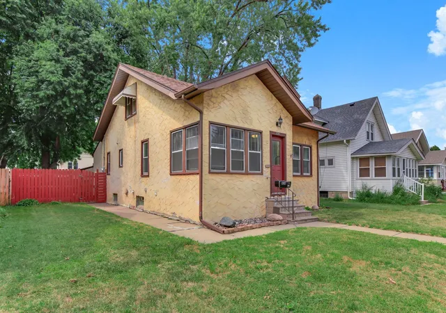 2nd image of 1283 Rice St, Saint Paul, MN 55117 | MLS# 7129074