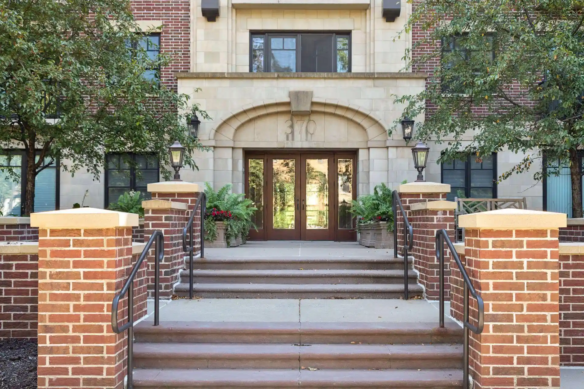 Listing Photo 2 - Condo for sale in 370 Marshall Ave located at 370 Marshall Ave, St. Paul, MN 55102 - Unit #201