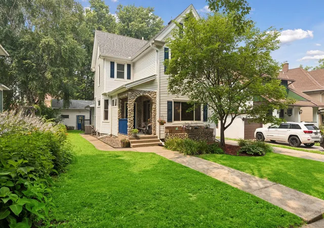 1st image of 657 Delaware Ave, Saint Paul, MN 55107 | MLS# 7129085