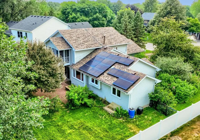 Photo 4 of Single family home for sale at 1119 Bonnieview Dr, Woodbury, MN 55129 | MLS# 7129087 | Listing updated on 2026-09-02