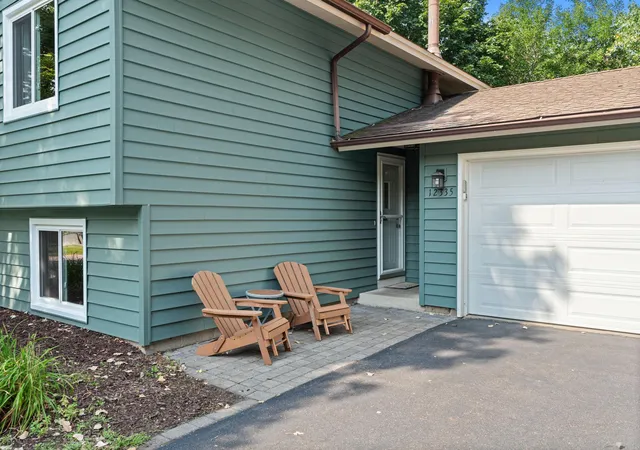 4th image of 12335 Oxbow Dr, Eden Prairie, MN 55347 | MLS# 7129099