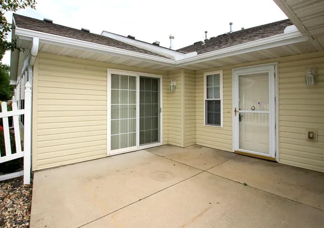 Photo 2 of Single family home for sale at 1088 Blackbird Trl Sw, Hutchinson, MN 55350 | MLS# 7129152 | Listing updated on 2026-09-22