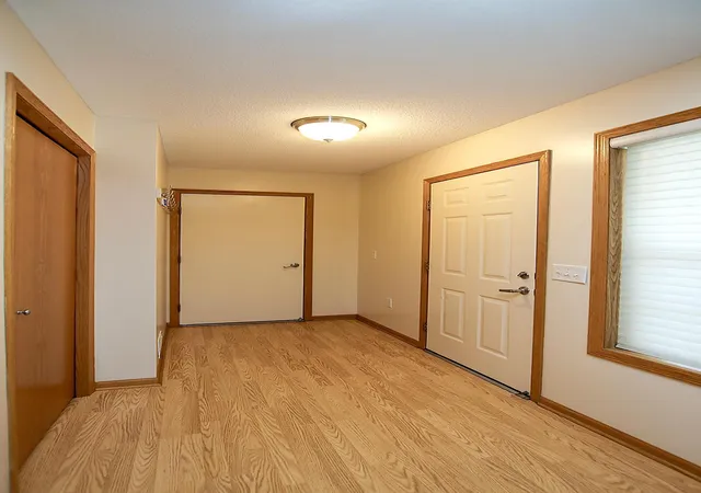 Photo 3 of Single family home for sale at 1088 Blackbird Trl Sw, Hutchinson, MN 55350 | MLS# 7129152 | Listing updated on 2026-09-22
