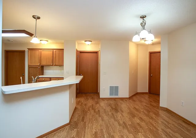 Photo 4 of Single family home for sale at 1088 Blackbird Trl SW, Hutchinson, MN 55350 | MLS# 7129152 | Listing updated on 2026-09-22