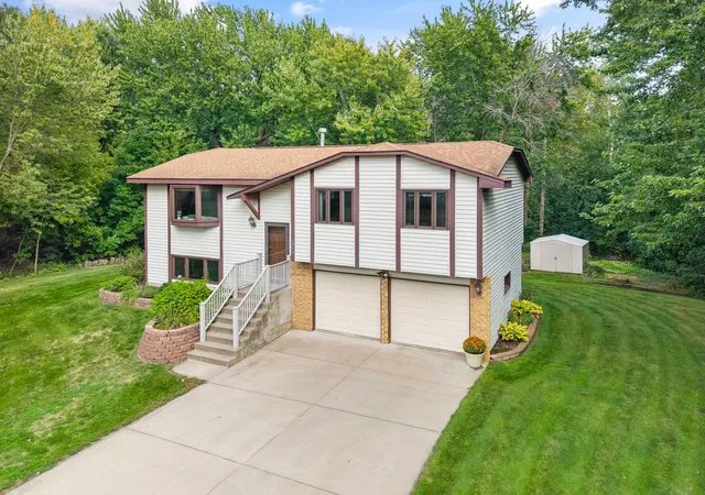 Photo 3 of Sale Pending at 8469 Westwood Rd Ne, Minneapolis, MN 55432 | MLS# 7129157 | Listing updated on 2026-09-30
