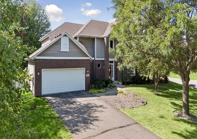 Photo 2 of Single family home for sale at 3925 Urbandale Ln N, Minneapolis, MN 55446 | MLS# 7129160 | Listing updated on 2026-10-15