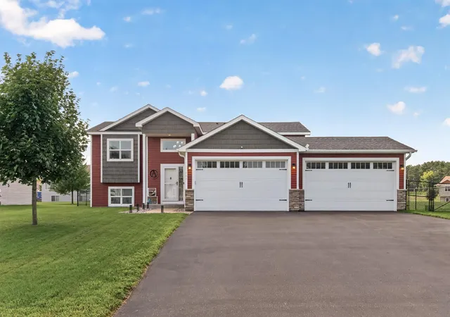1st image of 707 Greenwood St Sw, Isanti, MN 55040 | MLS# 7129163