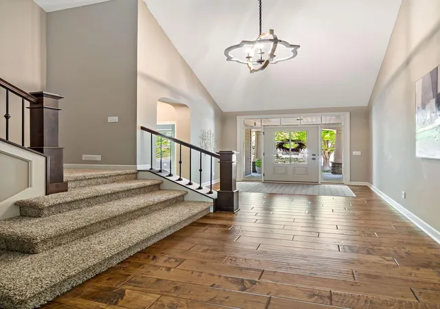 Photo 3 of Single family home for sale at 16899 E Lake Dr, Lakeville, MN 55044 | MLS# 7129165 | Listing updated on 2026-09-23