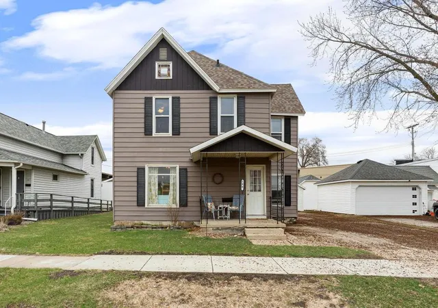 Photo 2 of Sale Pending at 144 E Rose St, Owatonna, MN 55060 | MLS# 7129174 | Listing updated on 2026-10-01