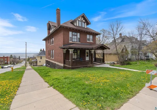 2nd image of 1432 E 4th St, Duluth, MN 55805 | MLS# 7129180