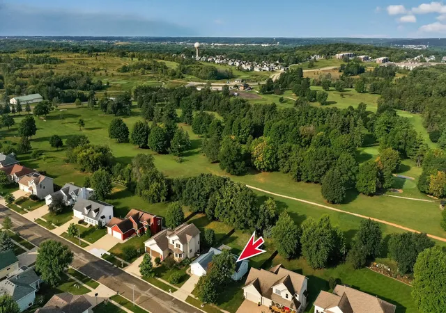 Photo 3 of Single family home for sale at 1007 Golfers Ct Se, Rochester, MN 55904 | MLS# 7129192 | Listing updated on 2026-09-04