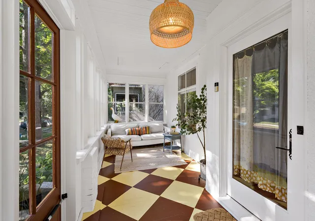 Photo 3 of Sale Pending at 3220 Humboldt Ave S, Minneapolis, MN 55408 | MLS# 7129204 | Listing updated on 2026-09-10