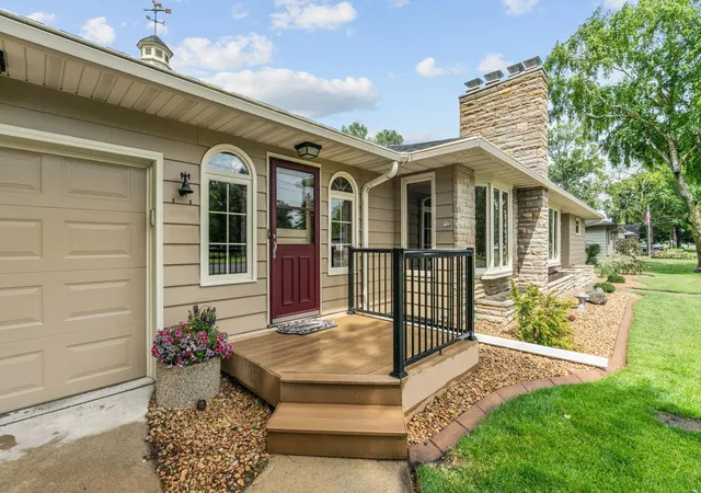 Photo 4 of Single family home for sale at 719 Park Ave, Hamburg, MN 55339 | MLS# 7129207 | Listing updated on 2026-09-25