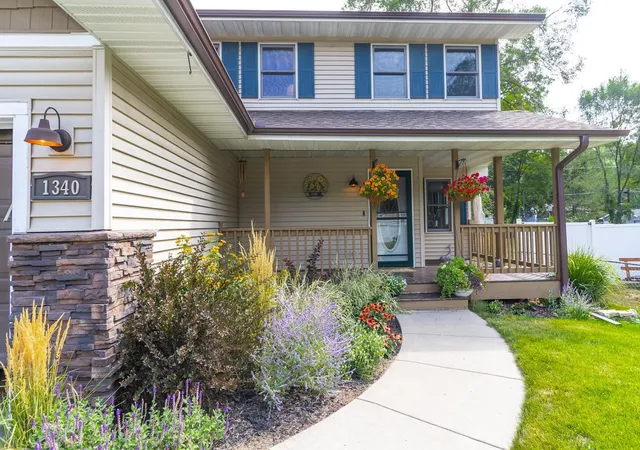 Photo 2 of Sale Pending at 1340 4th St, Saint Paul Park, MN 55071 | MLS# 7129215 | Listing updated on 2026-09-03