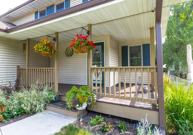 Photo 3 of Sale Pending at 1340 4th St, Saint Paul Park, MN 55071 | MLS# 7129215 | Listing updated on 2026-09-03