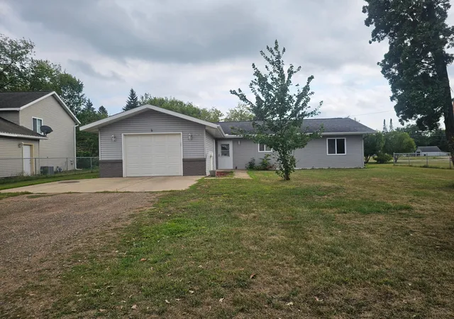 3rd image of 1010 4th St Sw, Crosby, MN 56441 | MLS# 7129232