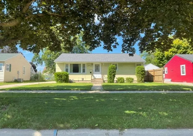 2nd image of 1801 4th Ave Se, Austin, MN 55912 | MLS# 7129234