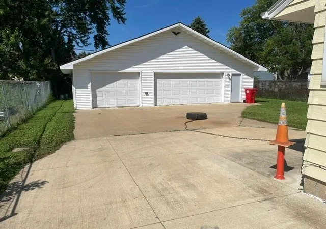 Photo 3 of Single family home for sale at 1801 4th Avenue Se, Austin, MN 55912 | MLS# 7129234 | Listing updated on 2026-08-19