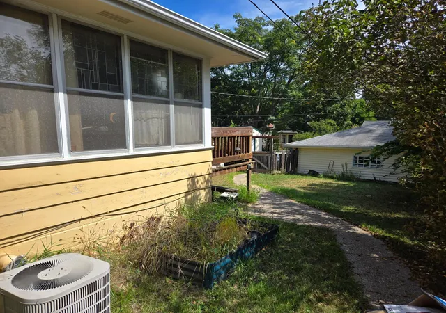 Photo 2 of Sale Pending at 3211 Johnson St Ne, Minneapolis, MN 55418 | MLS# 7129238 | Listing updated on 2026-09-21