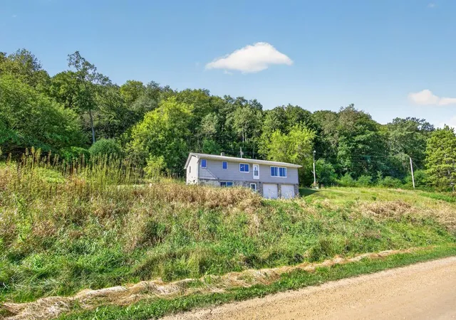 Photo 3 of Single family home for sale at 18599 Horse Shoe Rd, Rollingstone, MN 55969 | MLS# 7129240 | Listing updated on 2026-09-17