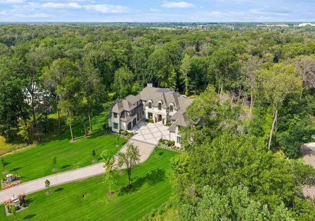 Photo 3 of Single family home for sale at 14 Cherrywood Cir, North Oaks, MN 55127 | MLS# 7129253 | Listing updated on 2026-08-25