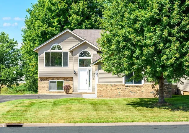 2nd image of 2827 18Th Ave E, Shakopee, MN 55379 | MLS# 7129267