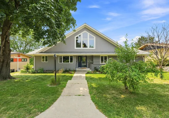 Photo 1 of Single family home for sale at 29 Orme Ct, Saint Paul, MN 55116 | MLS# 7129279 | Listing updated on 2026-09-06