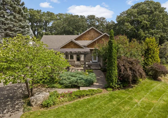 Photo 1 of Single family home for sale at 1616 Mississippi River Blvd S, Saint Paul, MN 55116 | MLS# 7129283 | Listing updated on 2026-10-27