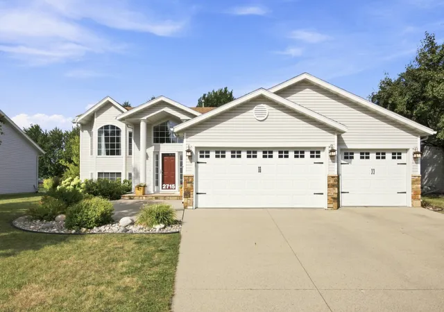 1st image of 2715 32nd St S, Fargo, ND 58103 | MLS# 7129302