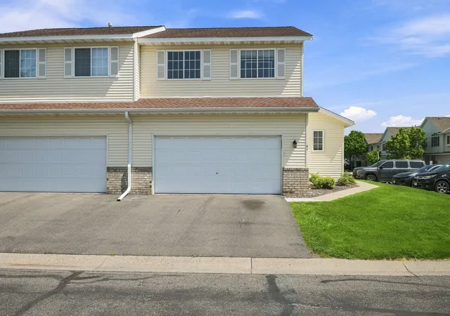 1st image of 41 Willow Wy, Farmington, MN 55024 | MLS# 7129318