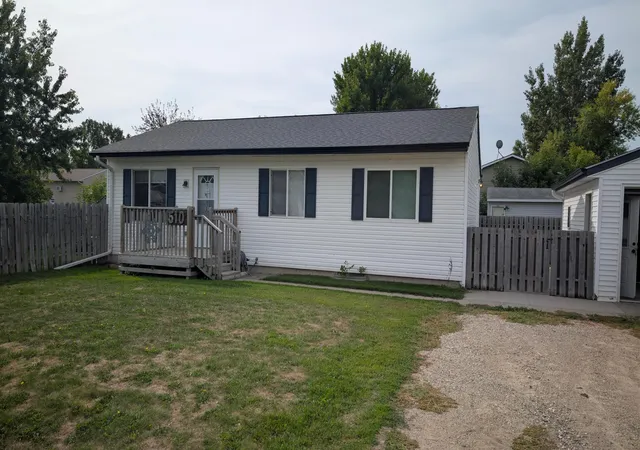 Photo 1 of Single family home for sale at 510 5th St, Mapleton, ND 58059 | MLS# 7129326 | Listing updated on 2026-09-08