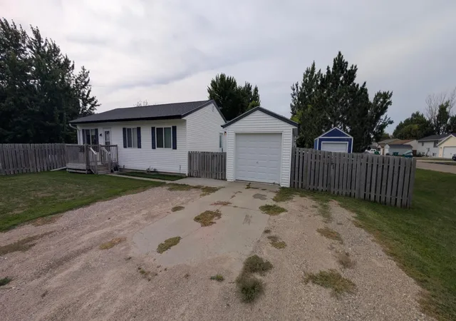 Photo 2 of Single family home for sale at 510 5th St, Mapleton, ND 58059 | MLS# 7129326 | Listing updated on 2026-09-08