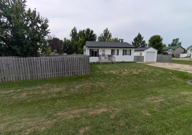 Photo 3 of Single family home for sale at 510 5Th St, Mapleton, ND 58059 | MLS# 7129326 | Listing updated on 2026-09-08