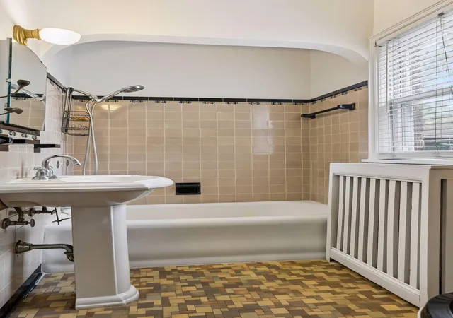 Listing Photo 2 - Condo for sale in building located at 3948 1St Ave S, Minneapolis, MN 55409 - Unit #201