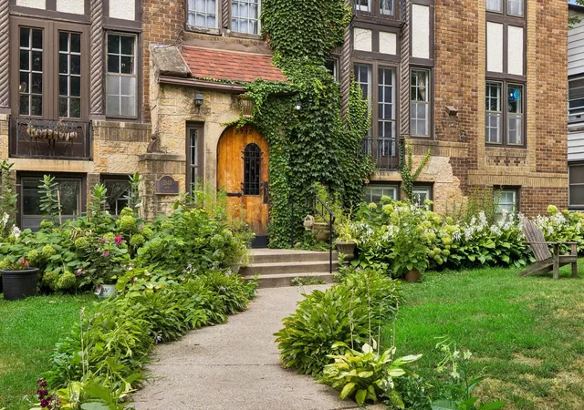 Photo 3 of Condo for sale at 3948 1st Avenue S #201, Minneapolis, MN 55409 | MLS# 7129336 | Listing updated on 2026-08-30