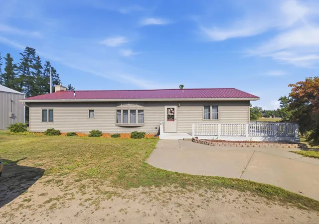 Photo 3 of Single family home for sale at 30600 Airport Rd, Pequot Lakes, MN 56472 | MLS# 7129338 | Listing updated on 2026-08-31