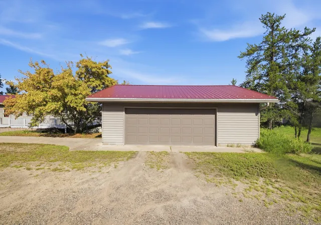 Photo 4 of Single family home for sale at 30600 Airport Rd, Pequot Lakes, MN 56472 | MLS# 7129338 | Listing updated on 2026-08-31
